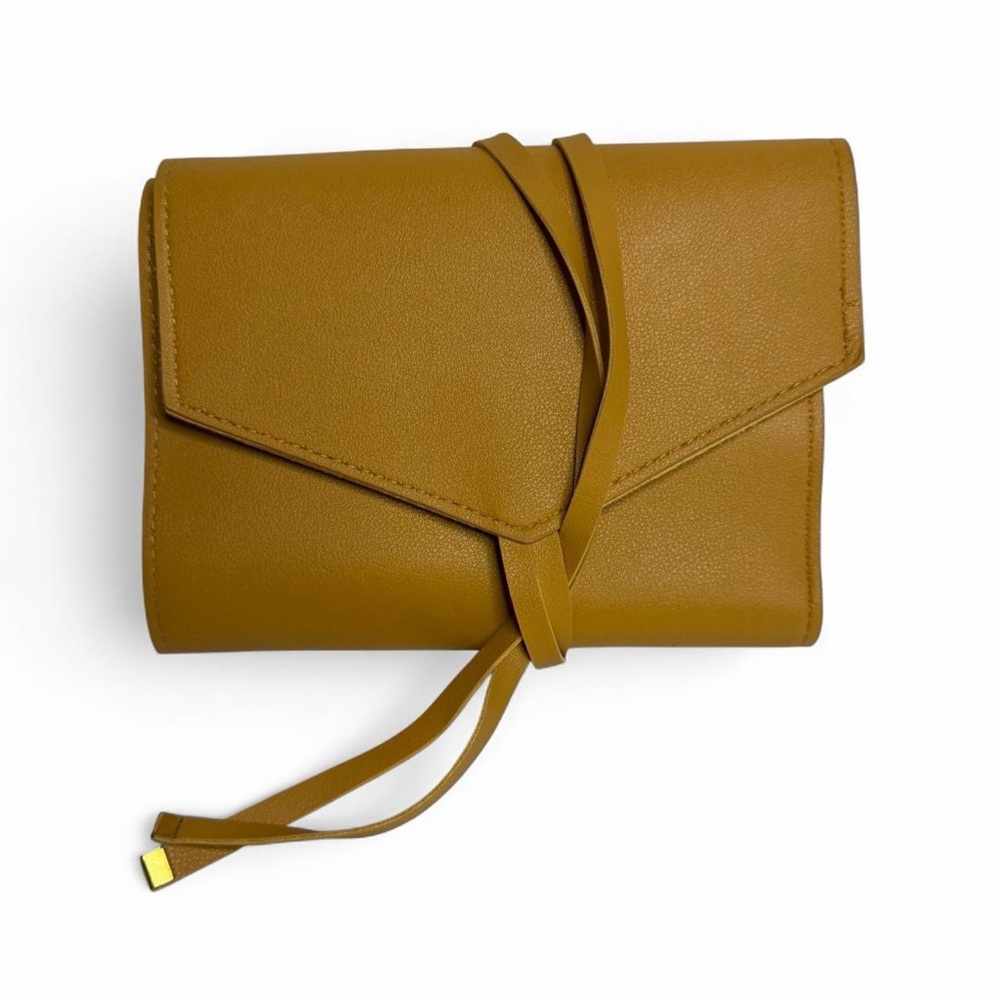 Glass Ladder & Co Katherine Tech Organizer Roll in color Honey